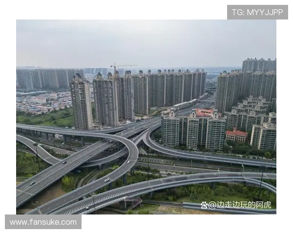 航拍视讯app下载带你领略高空视角的精彩世界，轻松掌握航拍技巧与操作指南